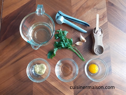 Ingredientes molho de alho e salsa