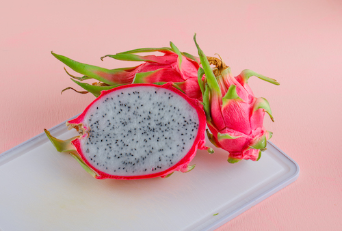 Pitaya cortada longitudinalmente
