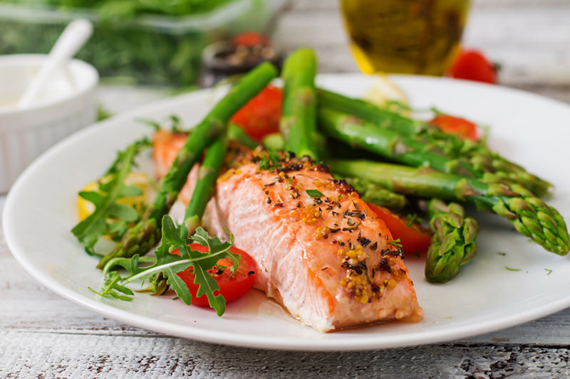 Quanto de Proteína Tem Em 170g de Salmão