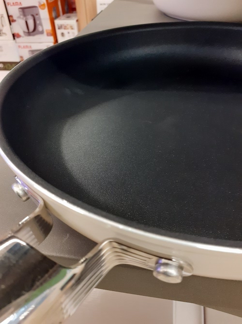 O aço inoxidável revestido pode ser usado no forno?