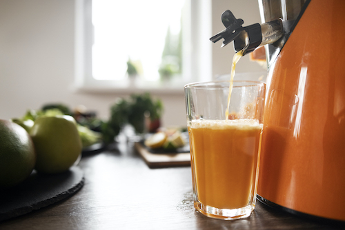 Os 7 melhores espremedores para seus sucos de frutas e vegetais e para todos os orçamentos